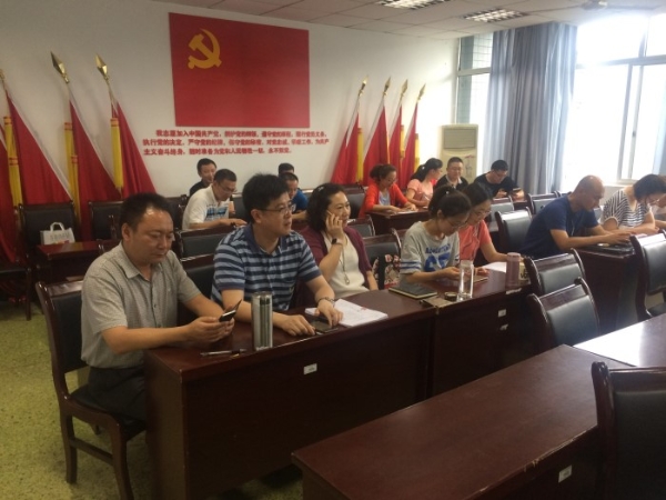 世俱杯中国官网入口成功举行“两学一做”知识抢答赛2_副本.jpg